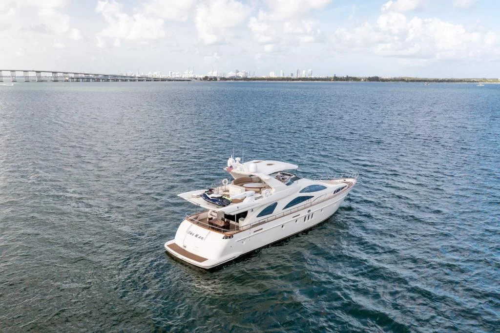85ft Azimut Del Mar luxury features